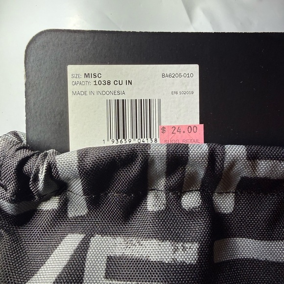 NWT Nike Black/Gray Logo Drawstring Gym Sack - Picture 5 of 10